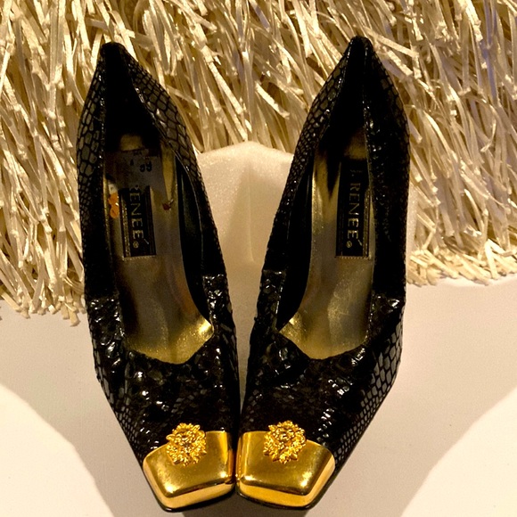 J.Renee Shoes - J. Renee Black Gold Lion Shoes Sz 10M